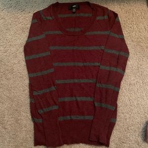 Maroon sweater